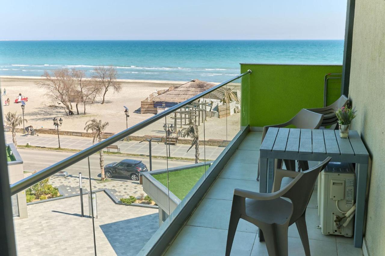 Glamour Red Apartment 22 In Spa Pool Resort Mamaia Exterior photo
